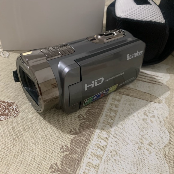 DIGITAL VIDEO CAMERA - Picture 8 of 10